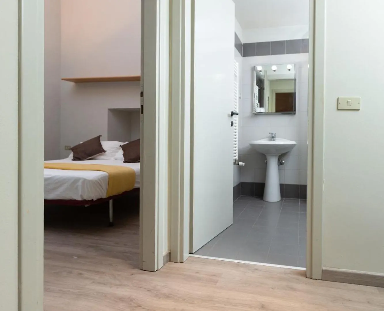 Da Laura Home - City Center - M1 Station Milano
